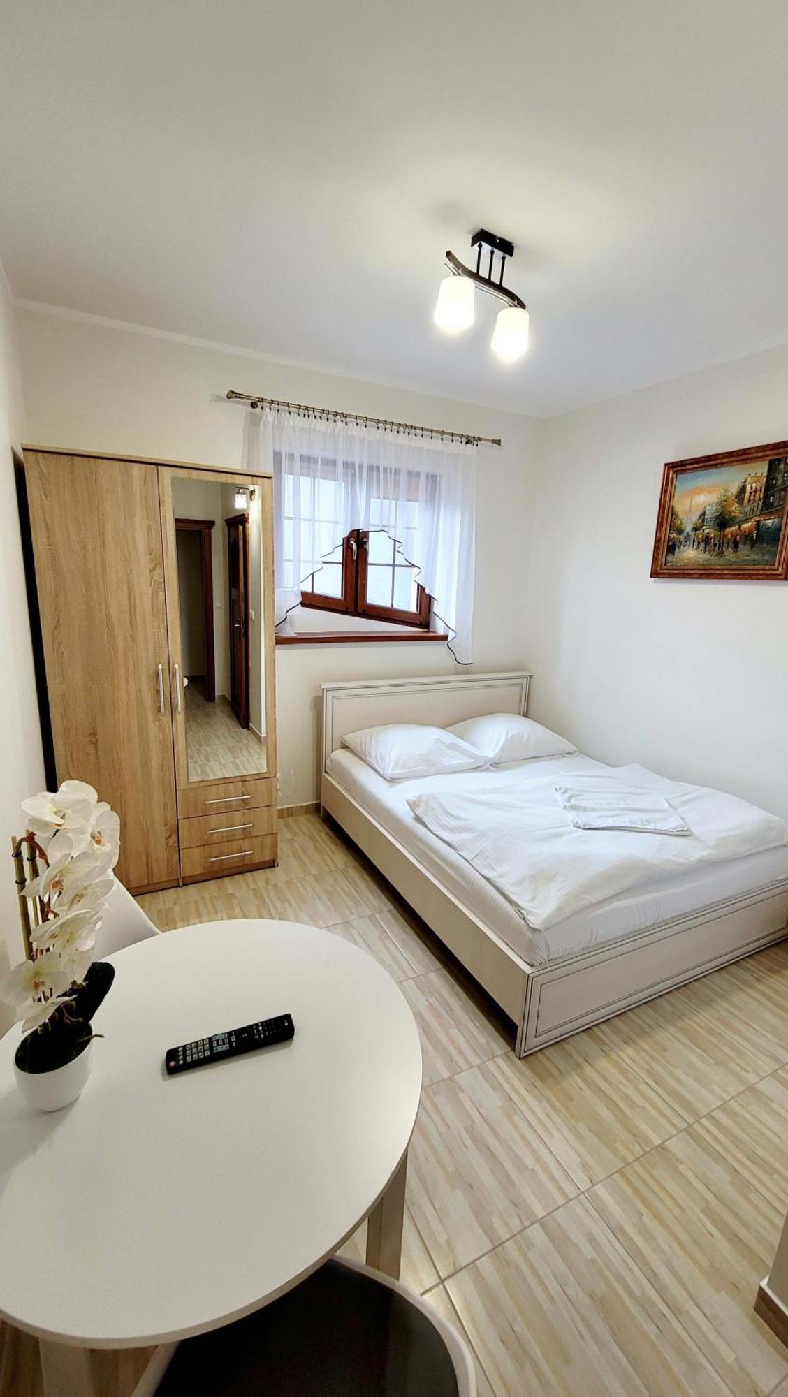 Hotel Gosciniec Krys Żnin Zewnętrze zdjęcie